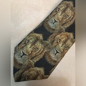 NOS NWT Vtg LIONS Robert Talbott Silk Neck Tie. Hand sewn Lion wild cat heads.